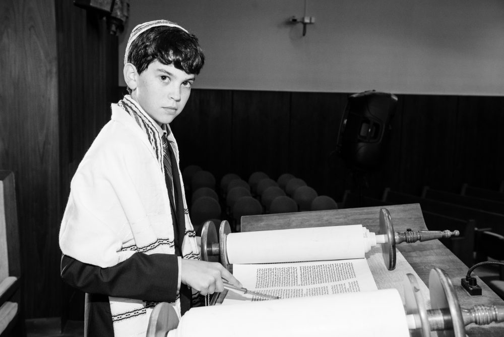 Reading the Torah Mitzvah Photography in Chicago and Northshore